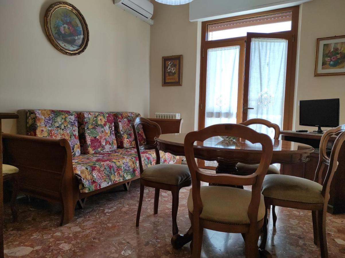 La Colonna Holiday House Daire Lecce Dış mekan fotoğraf